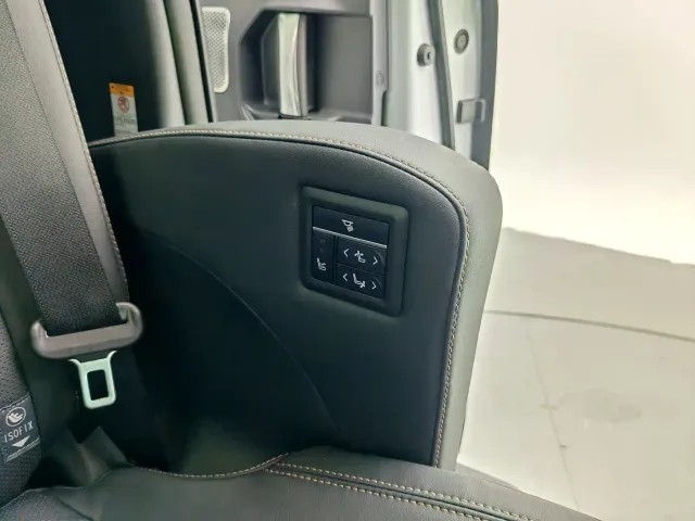 Toyota Sienna — Фото автомобиля 19