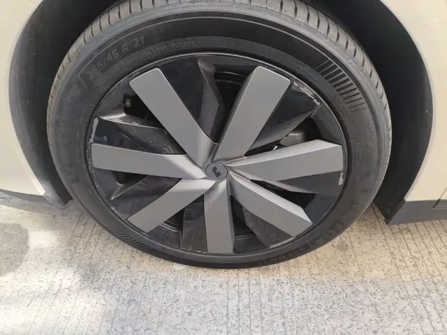 Li Auto i6 — Фото автомобиля 22