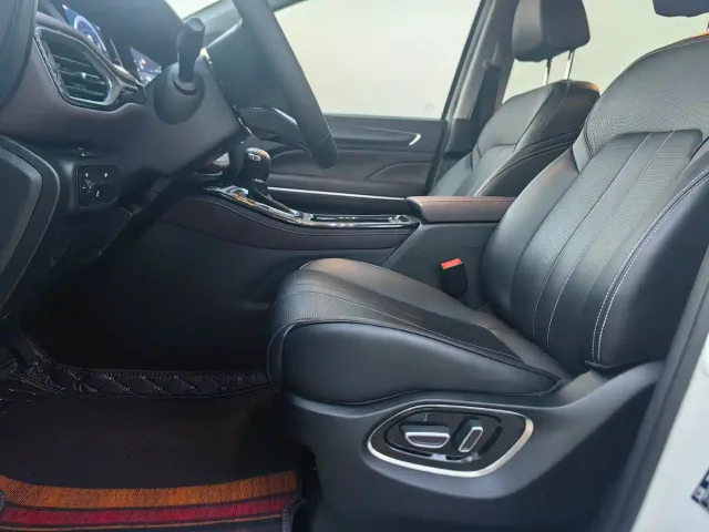GAC Trumpchi M6 — Фото автомобиля 9