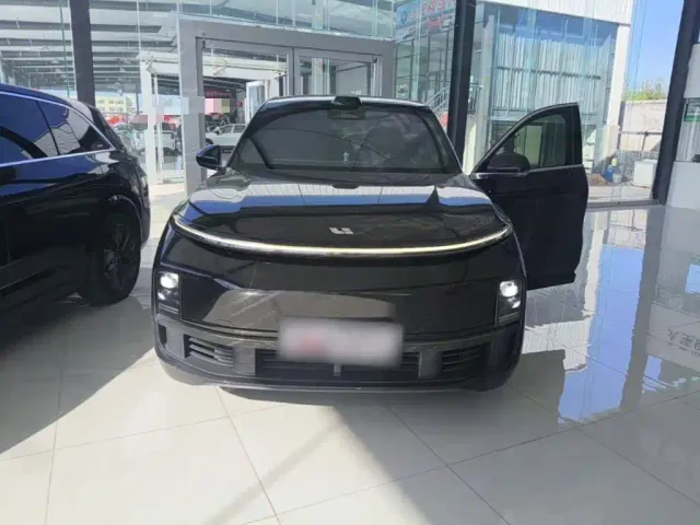 Li Auto L9 — Фото автомобиля 2