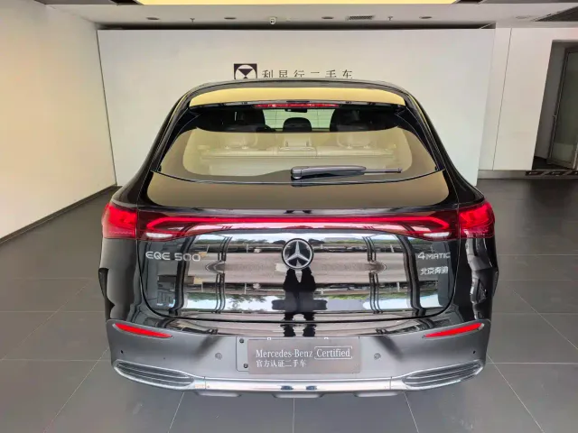 Mercedes-Benz EQE SUV — Фото автомобиля 6