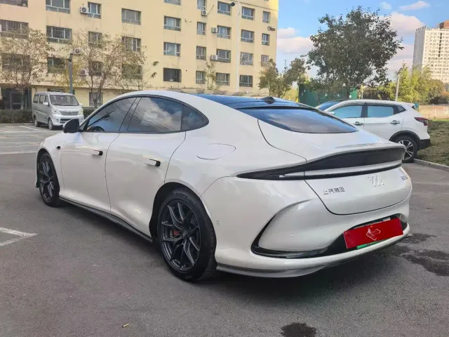 IM Motors L6 — Фото автомобиля 8