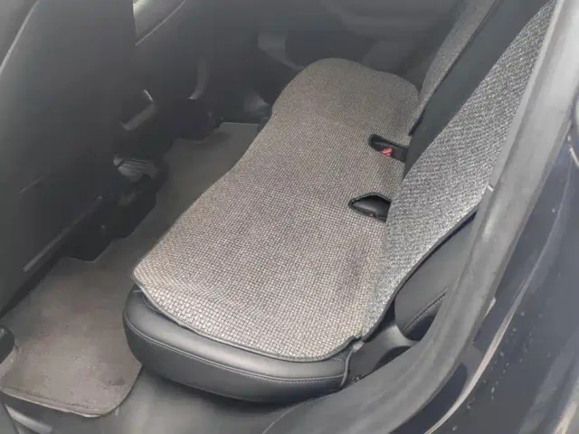 Tesla Model Y — Фото автомобиля 11