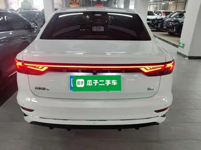 Geely Emgrand — Фото автомобиля 5
