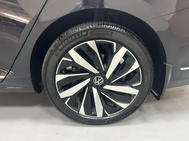 Volkswagen Passat — Фото автомобиля 18