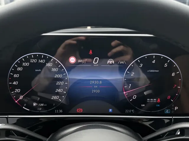 Mercedes-Benz E-Class — Фото автомобиля 12