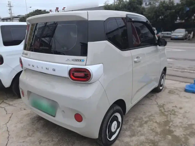 Wuling Hongguang Mini EV — Фото автомобиля 6