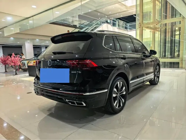 Volkswagen Tiguan L — Фото автомобиля 4