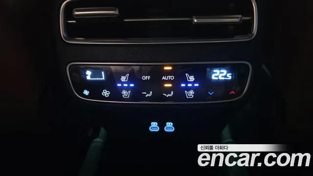 Genesis GV70 — Фото автомобиля 25