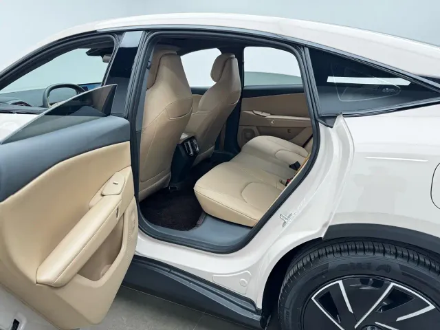 Arcfox Alpha S5 — Фото автомобиля 10