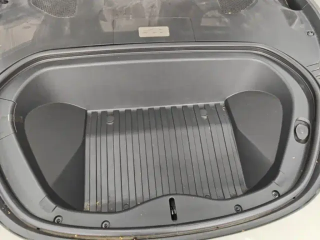 Xiaomi SU7 — Фото автомобиля 19