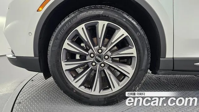 Lincoln Corsair Corsair 2.0 Reserve AWD — Фото автомобиля 5