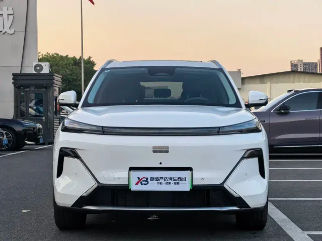 Geely Galaxy Starship 7 EM-i — Фото автомобиля 3