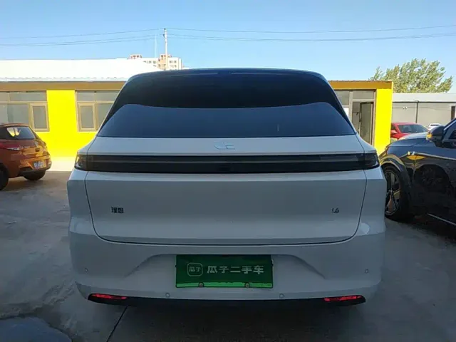 Li Auto L6 — Фото автомобиля 5