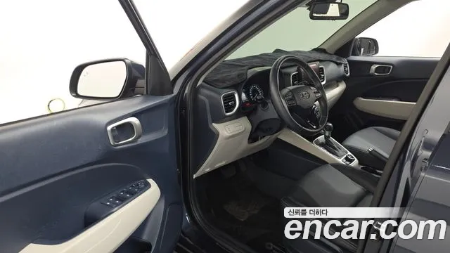 Hyundai Venue — Фото автомобиля 10