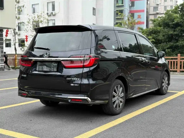 Honda Odyssey — Фото автомобиля 6