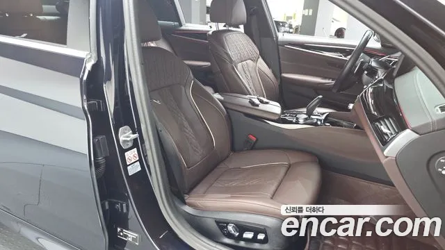 BMW 5-Series — Фото автомобиля 10