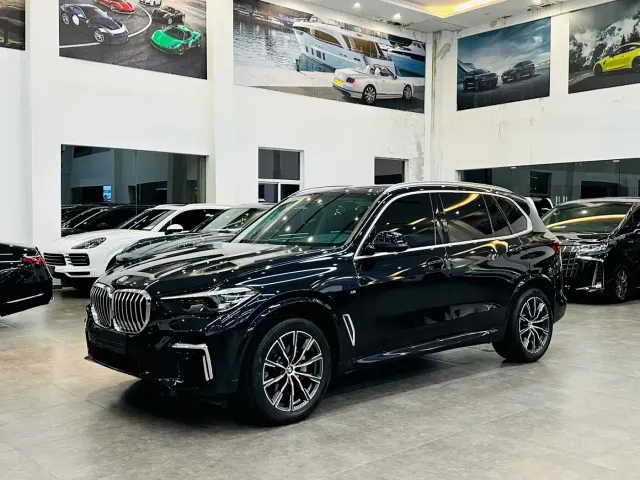 Фотография автомобиля — BMW X5