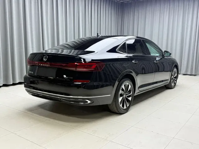 Volkswagen Passat — Фото автомобиля 5