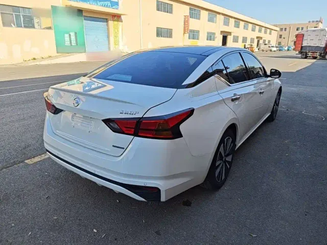 Nissan Teana — Фото автомобиля 6