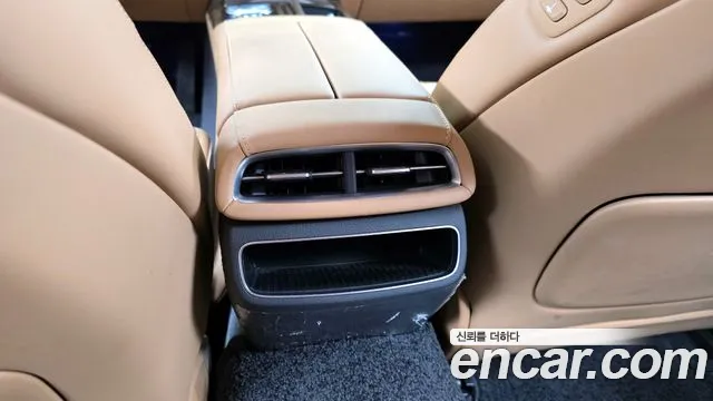 Genesis G80 Бензин 2.5 турбо 2WD — Фото автомобиля 15