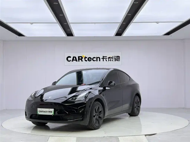 Фотография автомобиля — Tesla Model Y