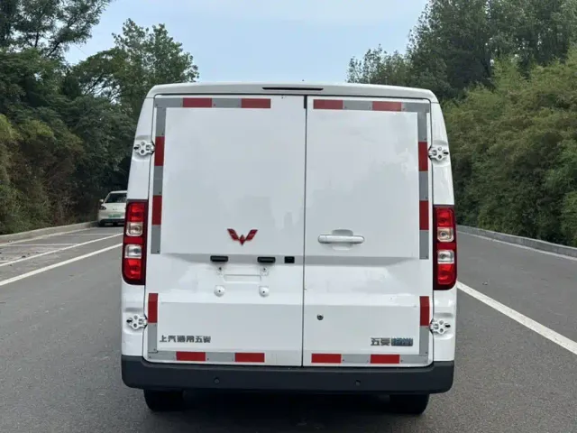 Wuling Yangguang — Фото автомобиля 9