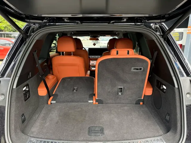 Li Auto L8 — Фото автомобиля 10
