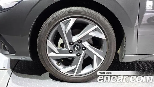 Hyundai AVANTE — Фото автомобиля 5
