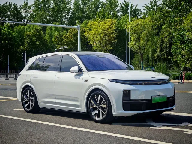 Li Auto L7 — Фото автомобиля 19