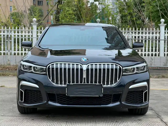 BMW 7 Series — Фото автомобиля 2