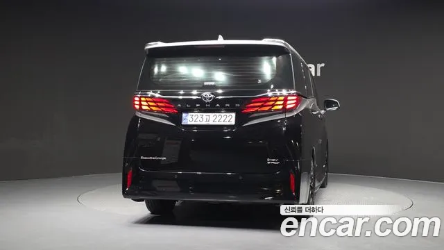 Toyota Alphard — Фото автомобиля 3