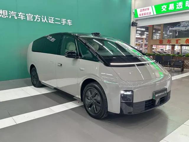 Li Auto MEGA — Фото автомобиля 24