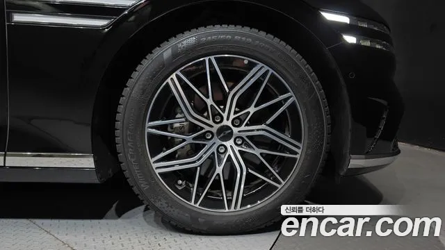 Genesis G90 Бензин 3.5 турбо AWD — Фото автомобиля 21