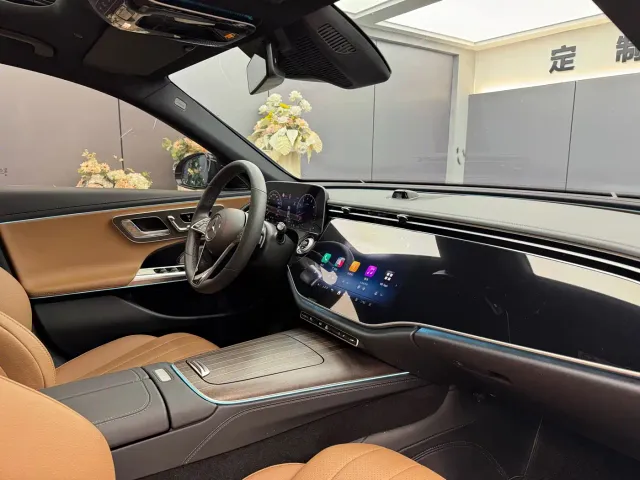 Mercedes-Benz E-Class — Фото автомобиля 6