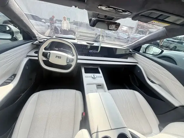 Geely Galaxy E8 — Фото автомобиля 6