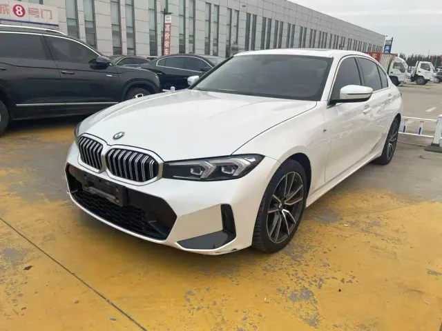 Фотография автомобиля — BMW 3 Series