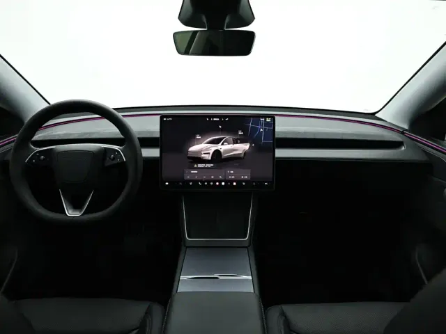 Tesla Model Y — Фото автомобиля 13