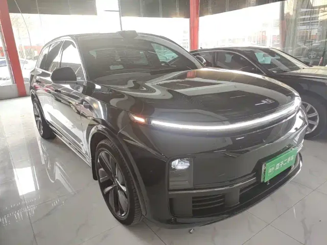 Li Auto L7 — Фото автомобиля 3