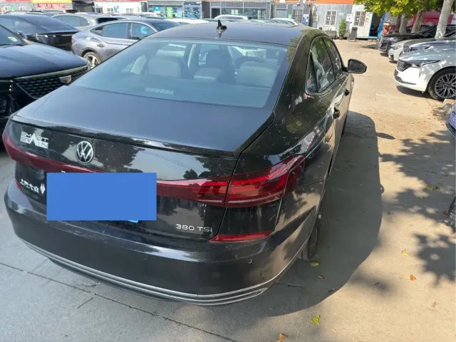 Volkswagen Passat — Фото автомобиля 9