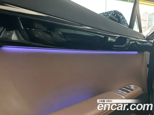 Hyundai Grandeur Grandeur (GN7) 2.5 Бензин 2WD — Фото автомобиля 20