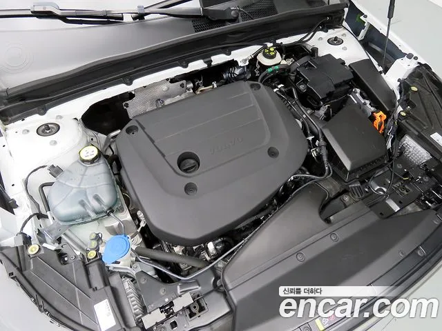 Volvo XC40 — Фото автомобиля 7