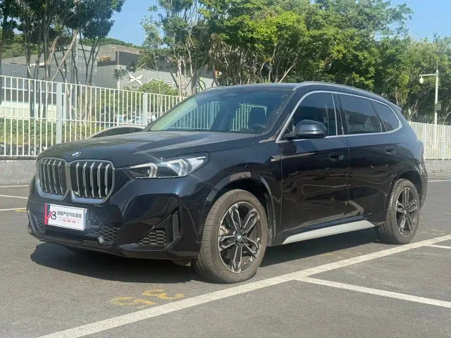 Фотография автомобиля — BMW X1