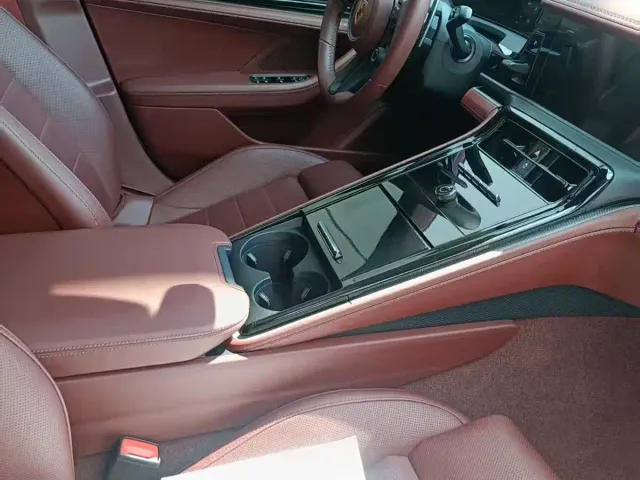 Porsche Panamera — Фото автомобиля 6