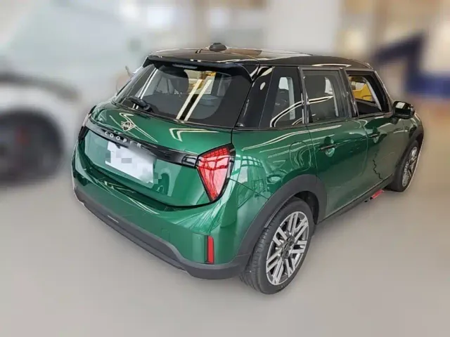 MINI Hatch — Фото автомобиля 11