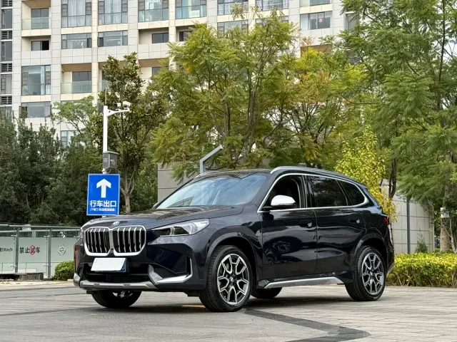 Фотография автомобиля — BMW X1