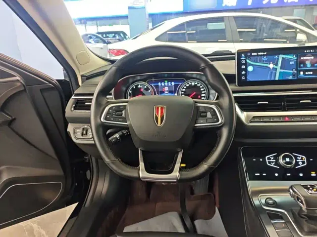 Hongqi H5 — Фото автомобиля 10