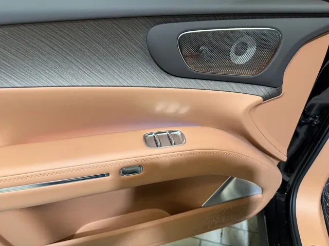 Leapmotor D Series — Фото автомобиля 22