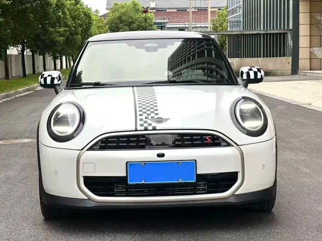 MINI Hatch — Фото автомобиля 2
