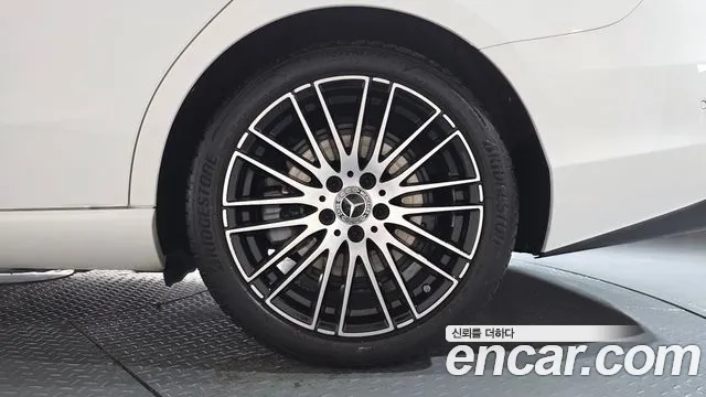 Mercedes-Benz C-Class W206 — Фото автомобиля 6